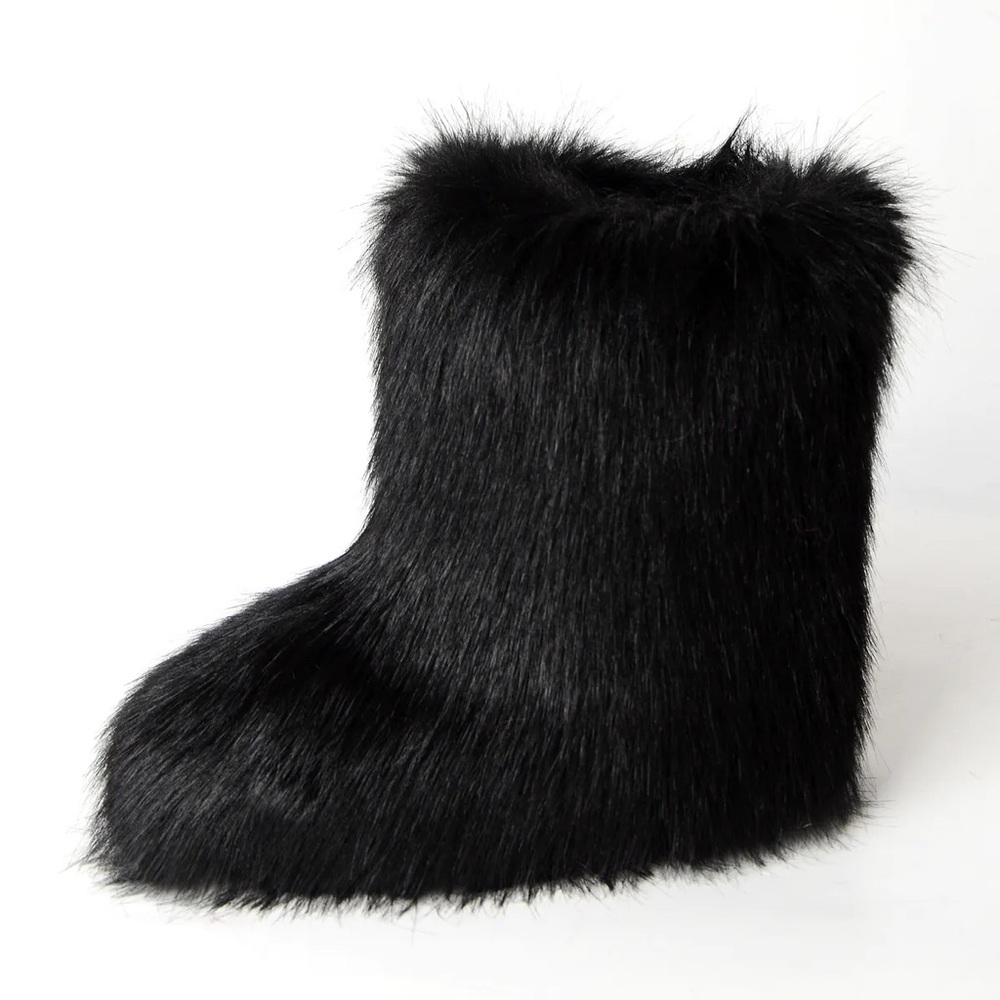 Luxurious Black Faux Fur Women's Boots